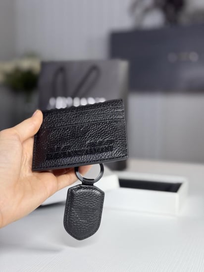 طقم ارماني مينوريكا باللون الاسود كارد هولدر وميداليه-EMPORIO ARMANI Minorca Wallet & Key Ring Gift Set in Leather