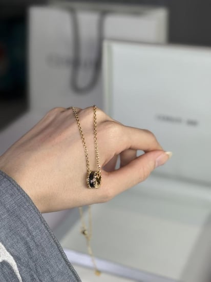 سلسة شروتي ناعمه بتصميم فراشه cerruti 1881 butterfly necklace black side