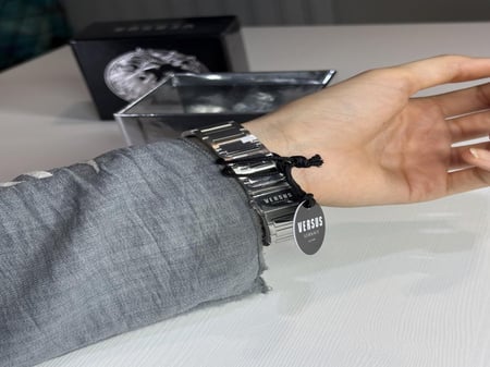 ساعة فيرسس فيرساتشي النسائيه باللون الفضي ايكو بارك VERSUS VERSACE ECHO PARK VSP1Z1321