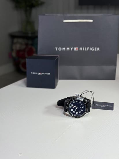 اوشن درايف تومي هيلفيغر ساعة رجالية