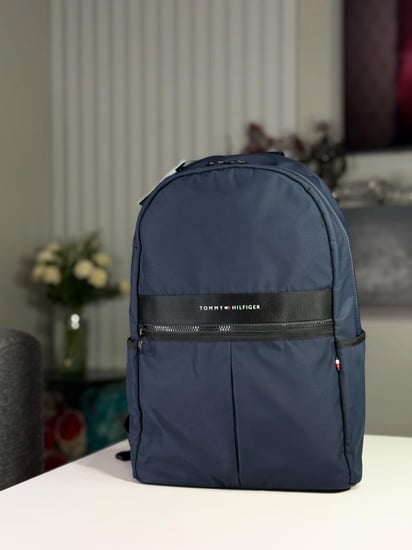 تومي هيلفيغر شنطة ظهر