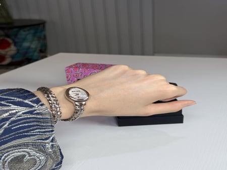 ساعة جست كافالي بشكل ثعبان بلون ذهبي وروز قولد - just cavalli novara to tone