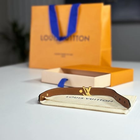 اسوار M8085E لويس فيتون LV Iconic جلد اسود