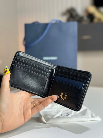 محفظة فريد بيري - اسود/ ذهبي لوقو