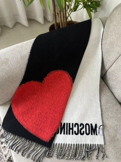 سكارف موسكينو