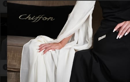 فستان اكمام ابيض