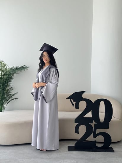 عبايه تخرج روز