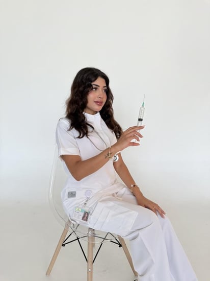 سكراب نسائي ابيض - white  women's scrub