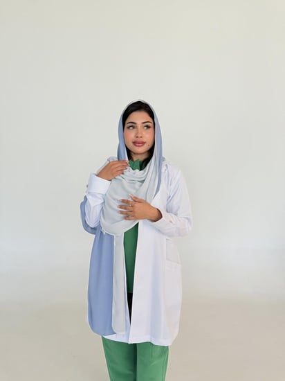 طرحه مكس لون رمادي ثلجي مع لون اف وايت