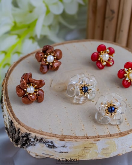 اقراط مصنوعة يدويا من الفضة عيار 925 مطلية بالذهب عيار 18 مع اللؤلؤ الزراعي وحجر المرجان