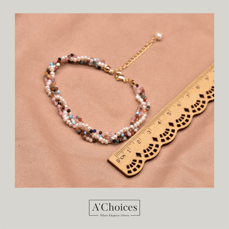 سوار مصنوع يدوياً من النحاس المطلي بالذهب عيار 18 مع اللؤلؤ الزراعي والأحجار الملونة