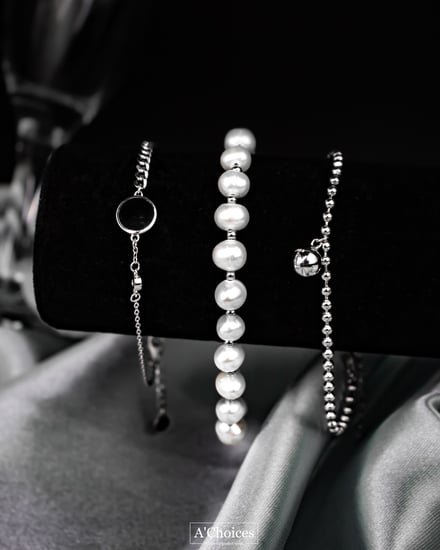 اساور من اللؤلؤ الزراعي المطلي بالذهب بلونين ذهبي وفضي