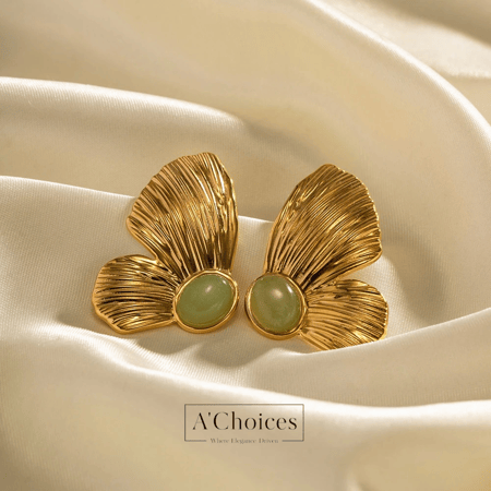 أقراط على شكل فراشة