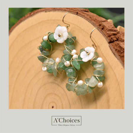 أقراط مصنوعة يدوياً من الفضة والنحاس المطلي بالذهب مع الأحجار الملونة