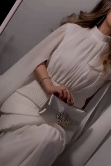 فستان ناعم بشال شيفون لمسة أنوثة ورقي