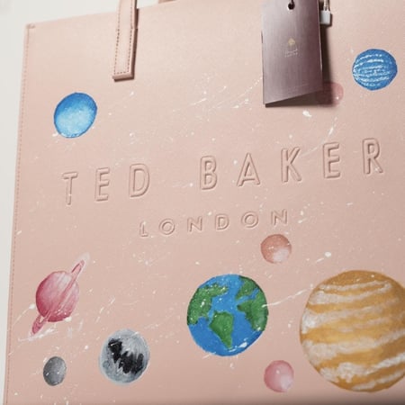 حقيبة أرض وفلك