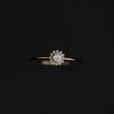 خاتم بقطع كريستال أنيقة