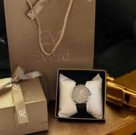 ساعة رجاليه من ايفرد بتصميم كلاسيك AV104