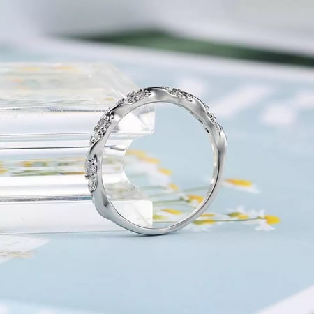 خاتم نسائي من قطع الزركون