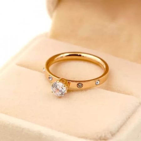 خاتم نسائي من الكريستال