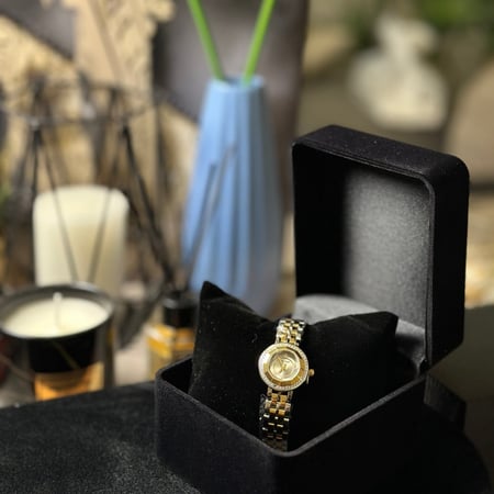 ساعة نسائية بسوار ذهبي وفضي من بروشا BR1010