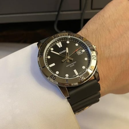 ساعة كاسيو - دايڤ أسود