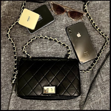 حقيبة يد صغيرة مبطنة