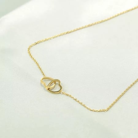 سلسال القلبين المتشابكة