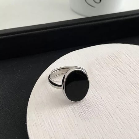 خاتم الاسود