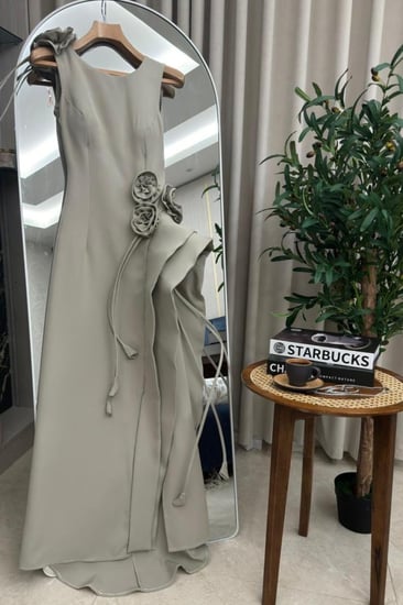 فستان سهره مزين بالورد