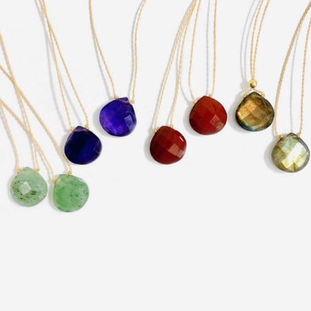 عقد من حجر كريم طبيعي عالي الجودة