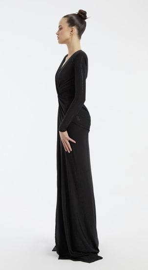 فستان أسود ناعم