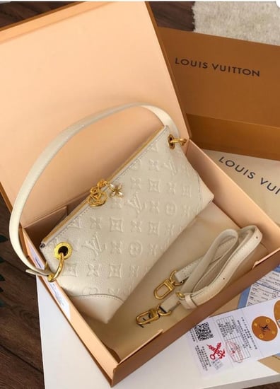 LOUIS VUTTION