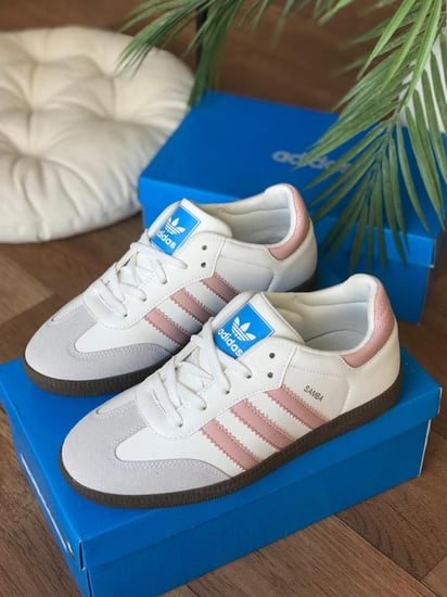 Adidas سامبا