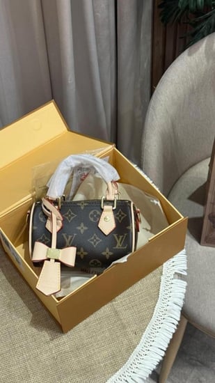 LOUIS VUTTION COLLECTION