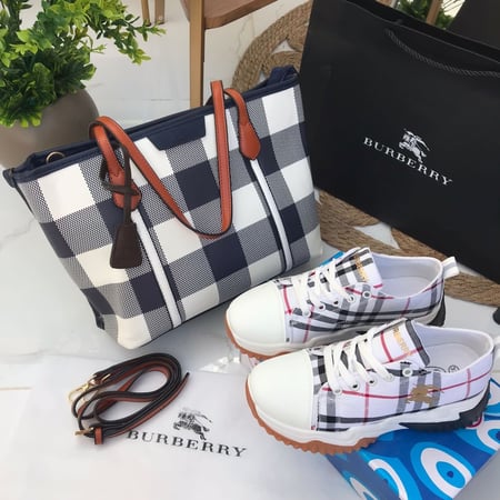 BURBERRY COLLECTION