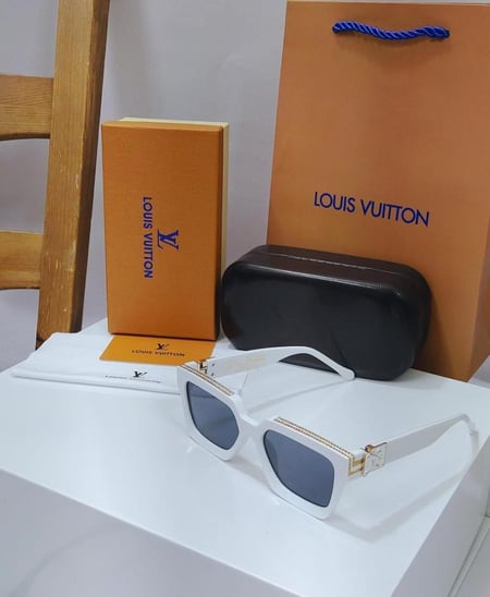 LOUIS VUTTION