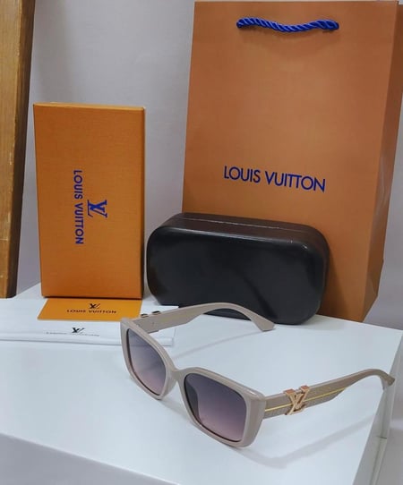 LOUIS VUTTION