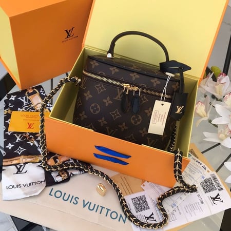 LOUIS VUITTON