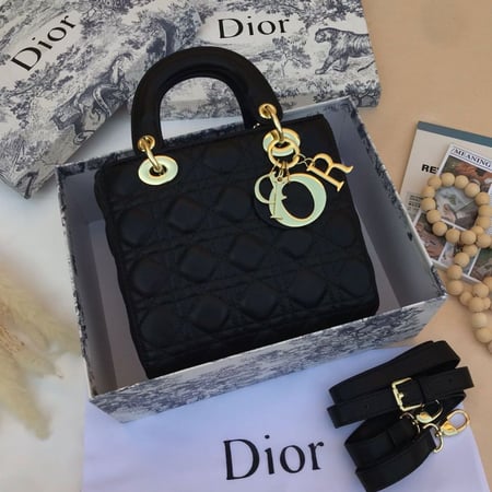 DIOR M