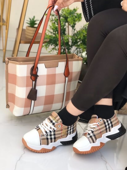 BURBERRY COLLECTION