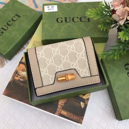 بوك GUCCI