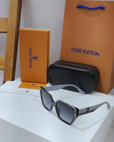 LOUIS VUTTION