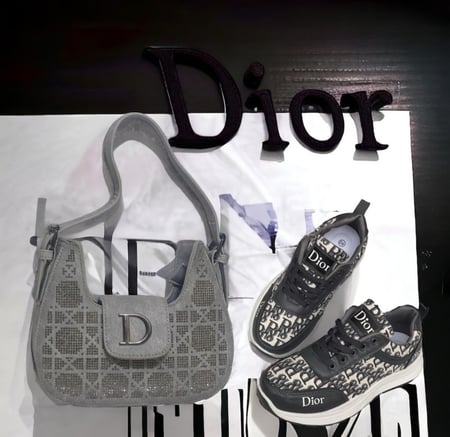 طقم DIOR