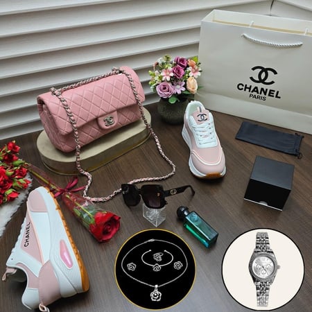 طقم هدية نسائية فاخر بتنسيق عصري