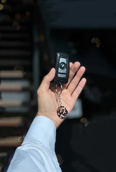 ميداليه مفاتيح بالاسم مطليه بالفضه