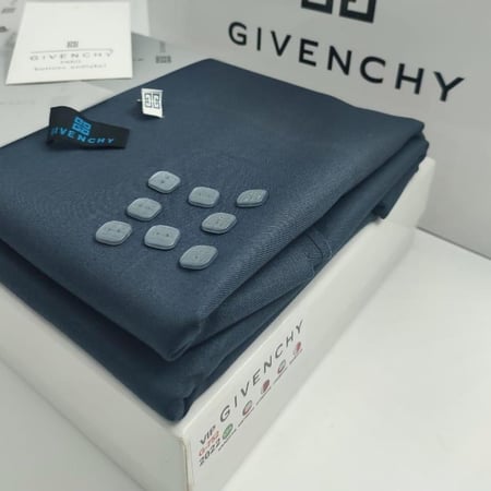 قماش شتوي ازرق ماركات جيفنشي