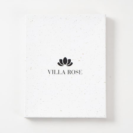 شماغ فيلا روز أبيض كلاسيك انجليزي اصدار 2025