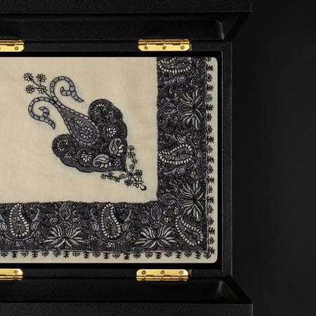 شال شتوي ايمانويل انغارو صوف 2023