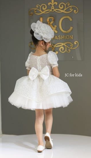 فستان + حقيبه + اكسيسوار شعر المقاسات صغيره يفضل اكبر من العمر